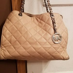 🌺🌷Tan Michael kors bag🌺🌷
